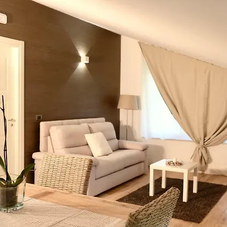 Homes Borgo Papardo 아파트