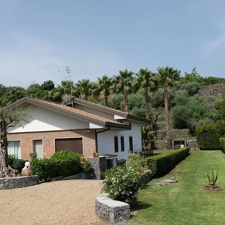 Homes Borgo Papardo 아파트 *