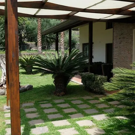 Homes Borgo Papardo ジャッレ