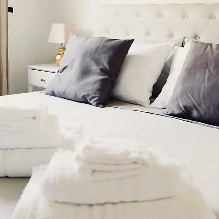 Homes Borgo Papardo アパート